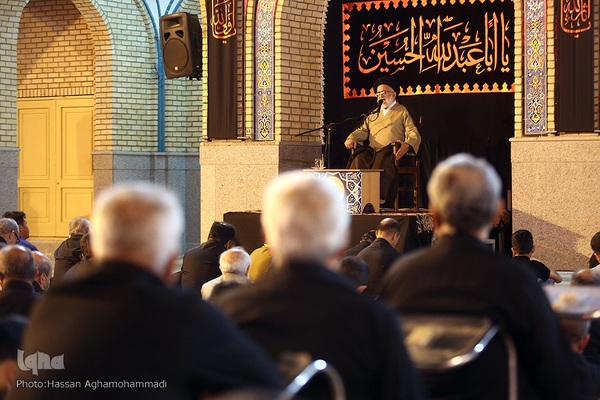 مراسم عزاداری چهارمین شب دهه اول محرم در صحن امام حسین(ع) حرم مطهر حضرت عبدالعظیم حسنی(ع) در شهر ری