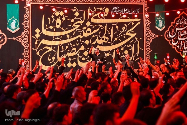 مراسم عزاداری شب چهارم محرم در حسینیه اعظم زنجان‎‎