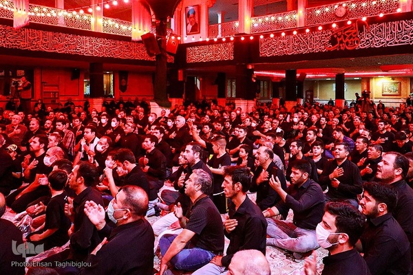 مراسم عزاداری شب چهارم محرم در حسینیه اعظم زنجان‎‎