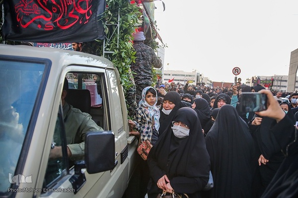 مراسم تشییع پیکرهای مطهر پنج شهید مدافع حرم در مشهد مقدس