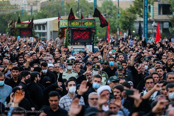 مراسم تشییع پیکرهای مطهر پنج شهید مدافع حرم در مشهد مقدس