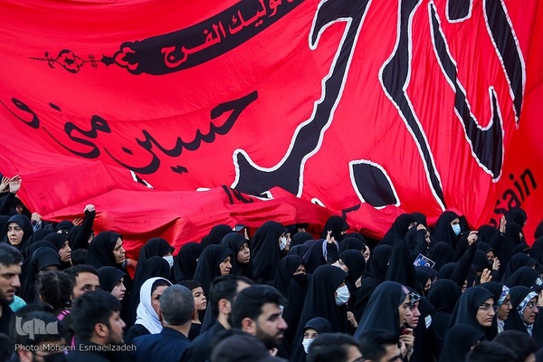 مراسم تشییع پیکرهای مطهر پنج شهید مدافع حرم در مشهد مقدس