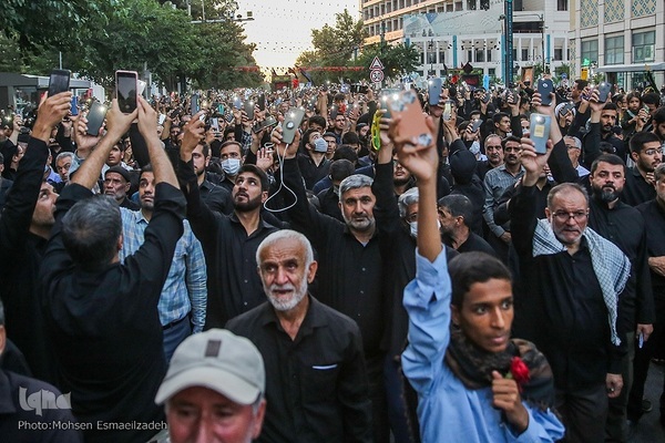 مراسم تشییع پیکرهای مطهر پنج شهید مدافع حرم در مشهد مقدس