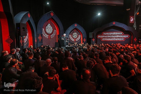 حسینیه ایران؛ پنجمین شب عزاداری در هیئت آیین حسینی