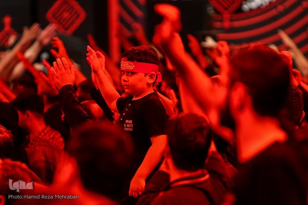 حسینیه ایران؛ پنجمین شب عزاداری در هیئت آیین حسینی