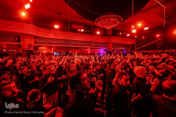 حسینیه ایران؛ پنجمین شب عزاداری در هیئت آیین حسینی