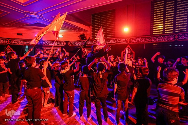 حسینیه ایران؛ پنجمین شب عزاداری در هیئت آیین حسینی