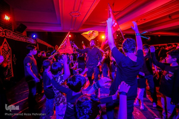 حسینیه ایران؛ پنجمین شب عزاداری در هیئت آیین حسینی