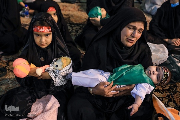 حسینیه ایران؛ سوگواره شیرخوارگان حسینی در مهدیه تهران