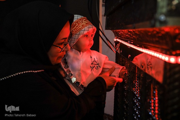 حسینیه ایران؛ سوگواره شیرخوارگان حسینی در مهدیه تهران