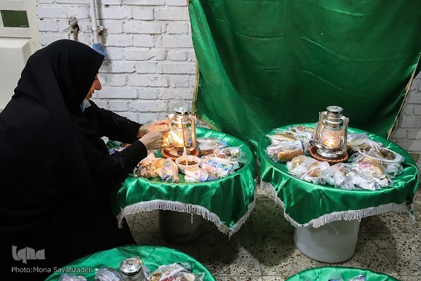 سینی‌گردانی در اهواز به یاد شهید نوجوان کربلا