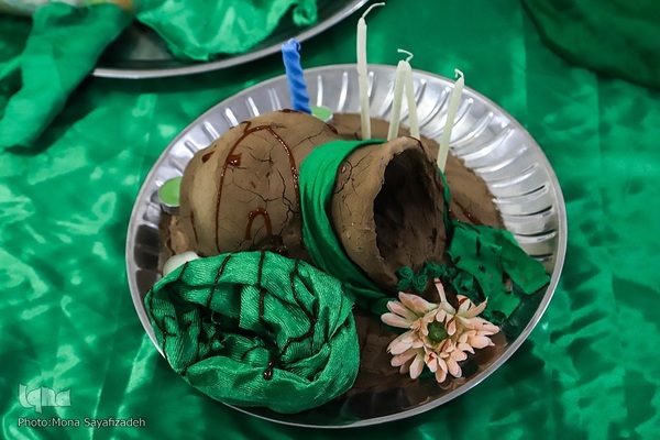 سینی‌گردانی در اهواز به یاد شهید نوجوان کربلا