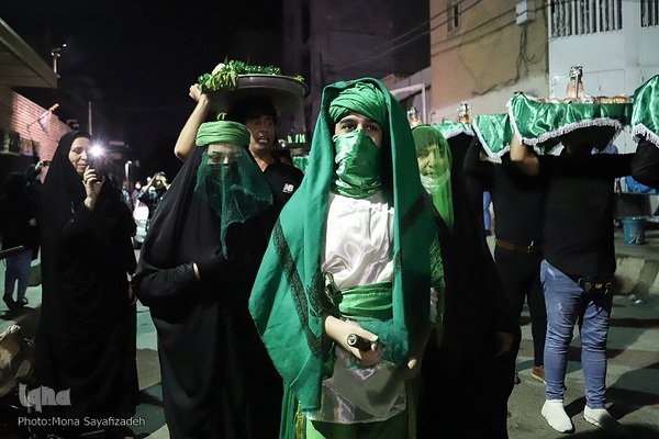 سینی‌گردانی در اهواز به یاد شهید نوجوان کربلا