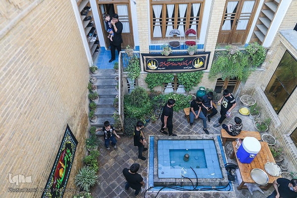 حسینیه ایران؛ مجلس روضه امام حسین(ع) در خانه موزه مدرس