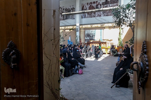 حسینیه ایران؛ مجلس روضه امام حسین(ع) در خانه موزه مدرس