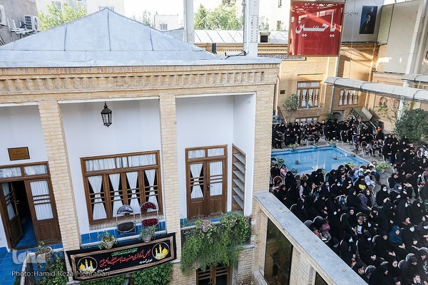 حسینیه ایران؛ مجلس روضه امام حسین(ع) در خانه موزه مدرس