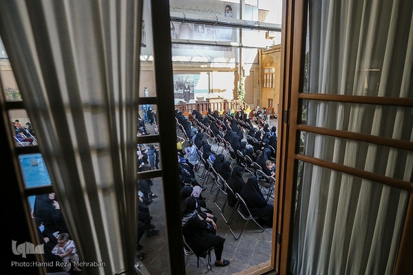 حسینیه ایران؛ مجلس روضه امام حسین(ع) در خانه موزه مدرس