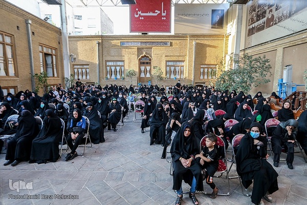 حسینیه ایران؛ مجلس روضه امام حسین(ع) در خانه موزه مدرس