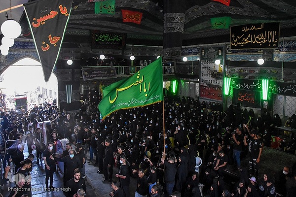 حسینیه ایران؛ آیین سنتی سنگ زنی و نخل گردانی در روستای علاء سمنان