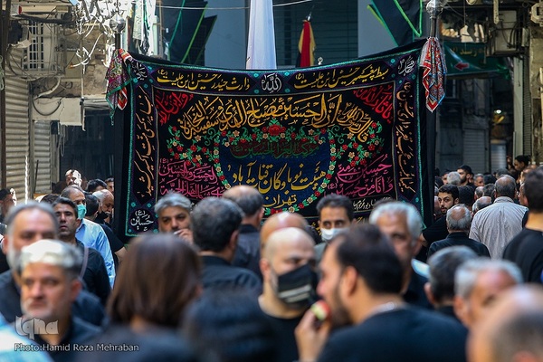 حسینیه ایران؛ عزاداری روز هشتم محرم در بازار تهران