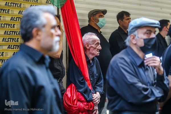 حسینیه ایران؛ عزاداری روز هشتم محرم در بازار تهران