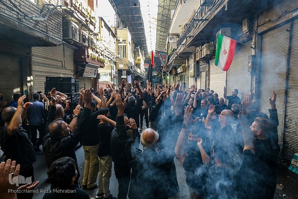 حسینیه ایران؛ عزاداری روز هشتم محرم در بازار تهران
