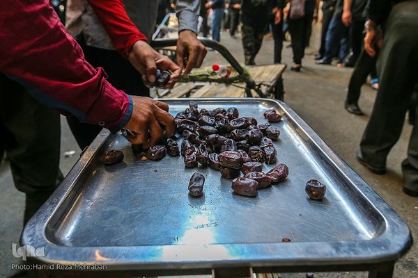 حسینیه ایران؛ عزاداری روز هشتم محرم در بازار تهران