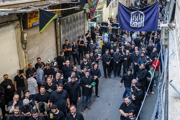 حسینیه ایران؛ عزاداری روز هشتم محرم در بازار تهران