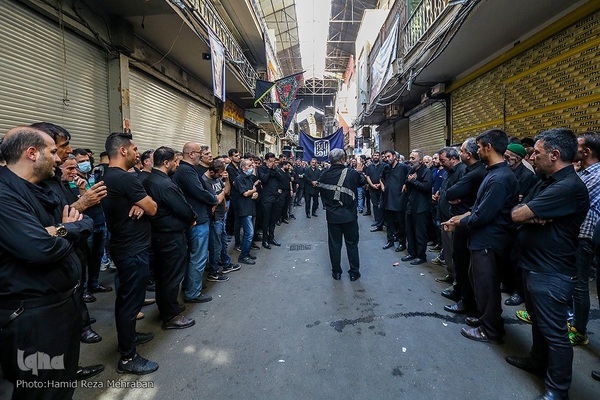 حسینیه ایران؛ عزاداری روز هشتم محرم در بازار تهران