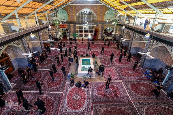 حسینیه ایران؛ عزاداری روز هشتم محرم در بازار تهران