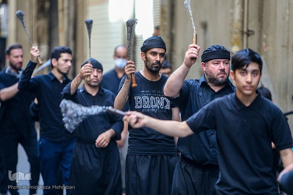 حسینیه ایران؛ عزاداری روز هشتم محرم در بازار تهران