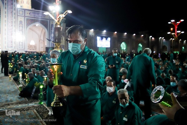 حسینیه ایران؛ مراسم شب عاشورا حسینی در حرم مطهر رضوی