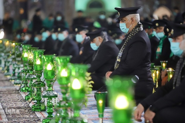 حسینیه ایران؛ مراسم شب عاشورا حسینی در حرم مطهر رضوی