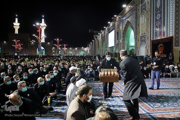 حسینیه ایران؛ مراسم شب عاشورا حسینی در حرم مطهر رضوی