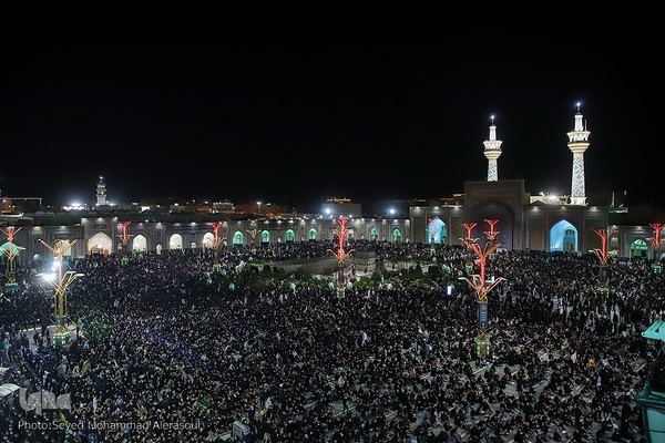 حسینیه ایران؛ مراسم شب عاشورا حسینی در حرم مطهر رضوی