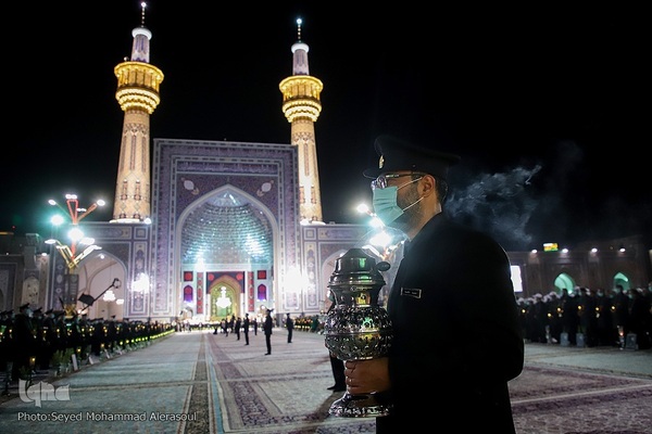 حسینیه ایران؛ مراسم شب عاشورا حسینی در حرم مطهر رضوی