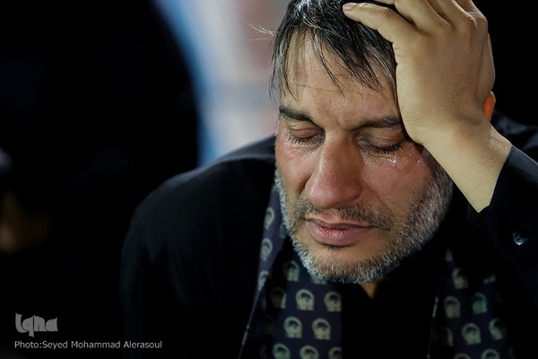 حسینیه ایران؛ مراسم شب عاشورا حسینی در حرم مطهر رضوی