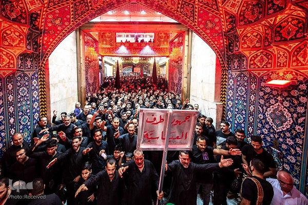 حسینیه ایران؛ مراسم شب عاشورا حسینی در حرم مطهر امام حسین(ع)