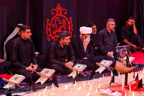 محفل انس با قرآن کریم در شب عاشورا در قرارگاه حسینی