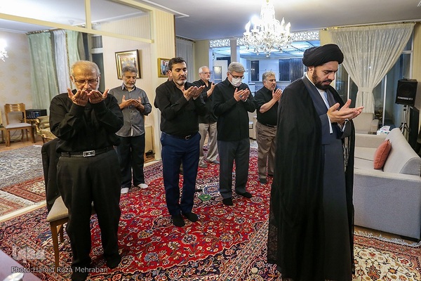 برگزاری جلسه تلاوت قرآن و عزاداری امام حسین(ع)