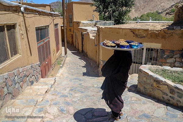 آیین سنتی ۶ امام حسین در شهر بَرزُک کاشان