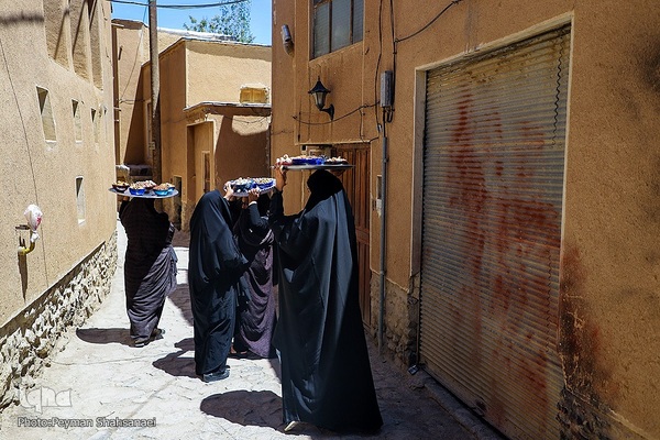 آیین سنتی ۶ امام حسین در شهر بَرزُک کاشان