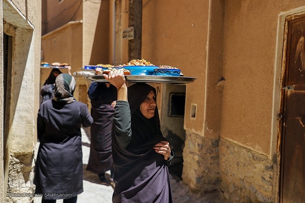 آیین سنتی ۶ امام حسین در شهر بَرزُک کاشان