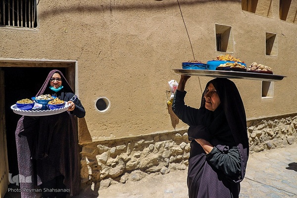 آیین سنتی ۶ امام حسین در شهر بَرزُک کاشان