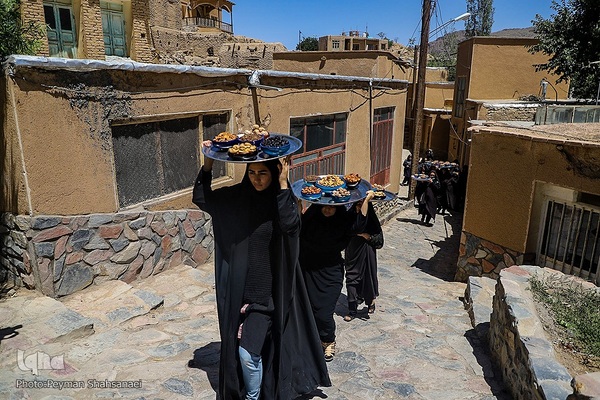 آیین سنتی ۶ امام حسین در شهر بَرزُک کاشان