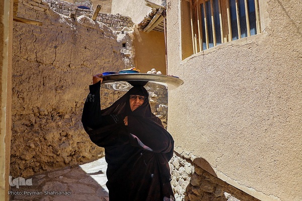 آیین سنتی ۶ امام حسین در شهر بَرزُک کاشان