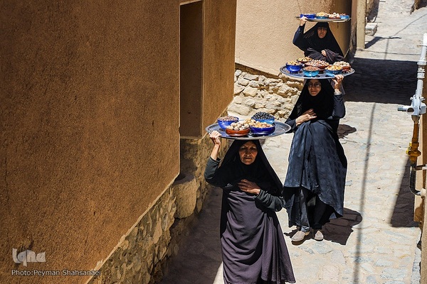 آیین سنتی ۶ امام حسین در شهر بَرزُک کاشان