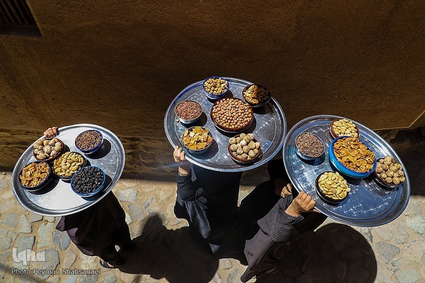 آیین سنتی ۶ امام حسین در شهر بَرزُک کاشان