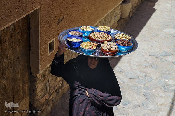 آیین سنتی ۶ امام حسین در شهر بَرزُک کاشان