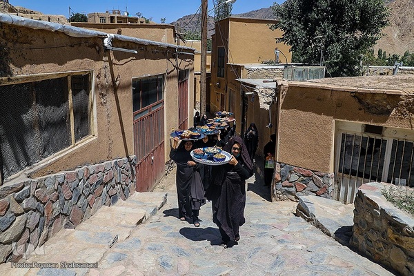 آیین سنتی ۶ امام حسین در شهر بَرزُک کاشان